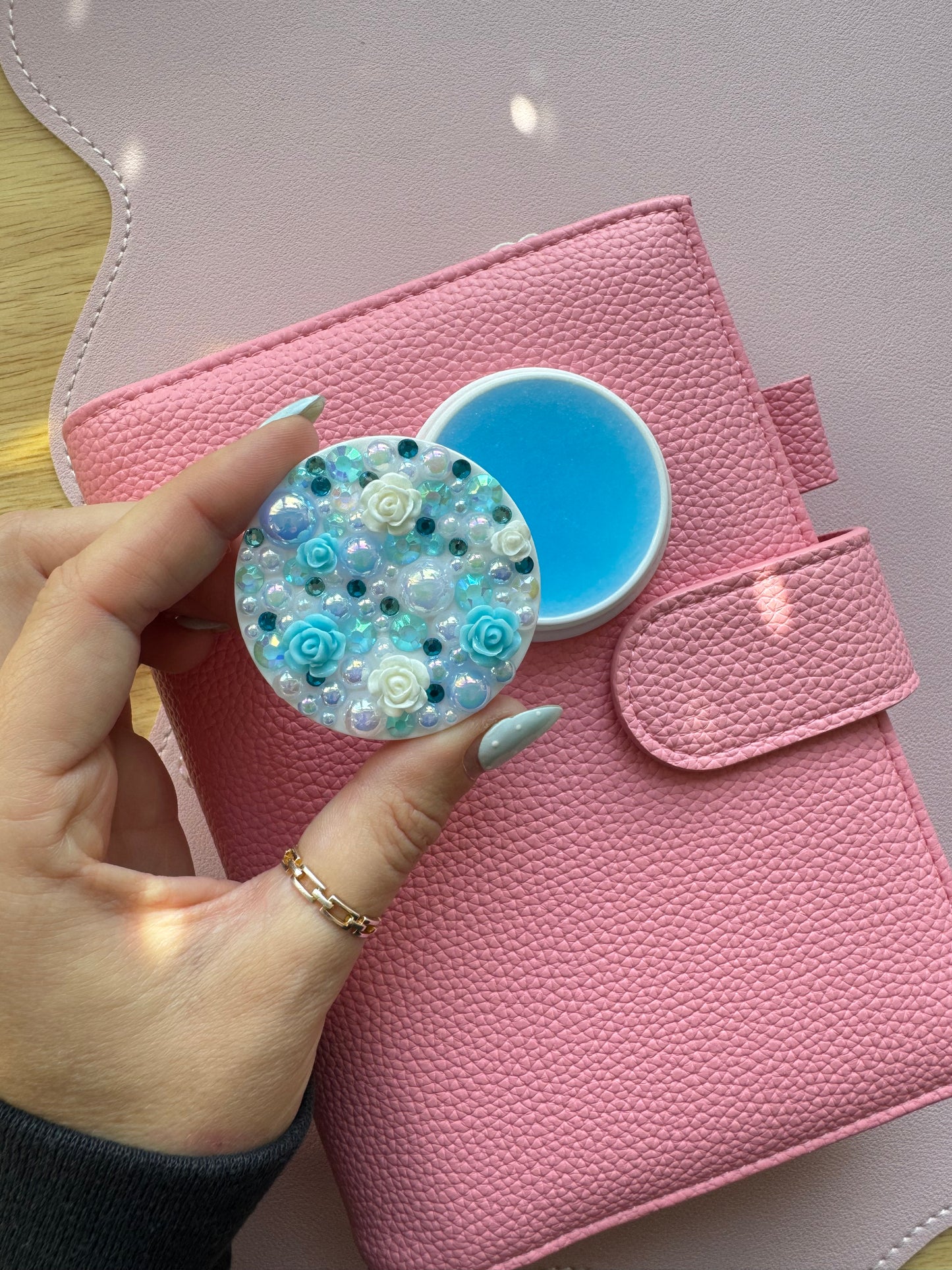 Fingertip Moisteners