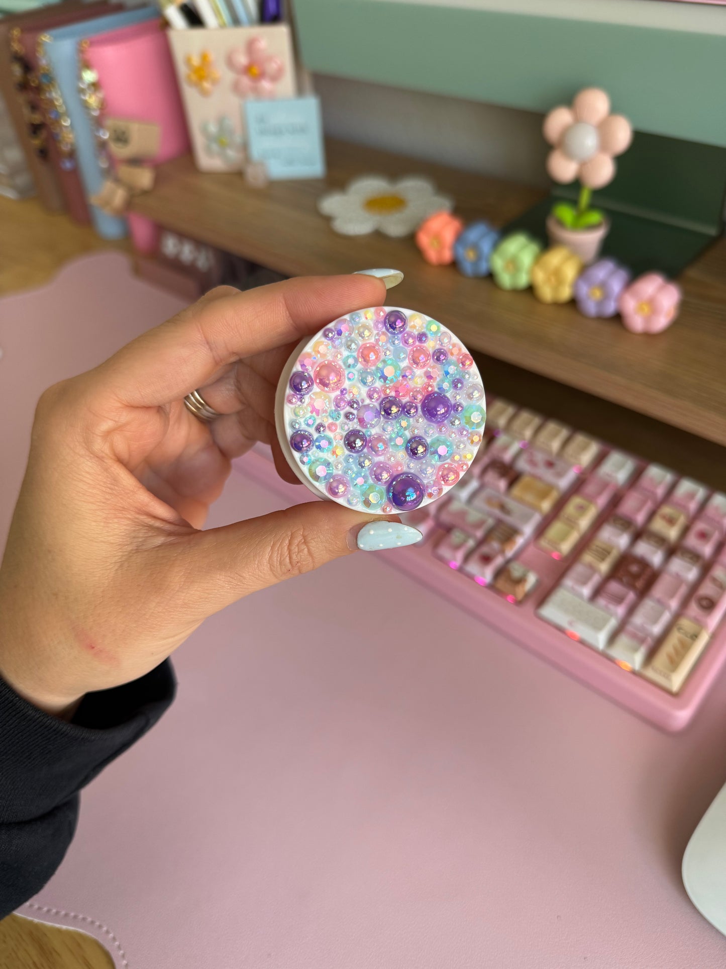 Fingertip Moisteners